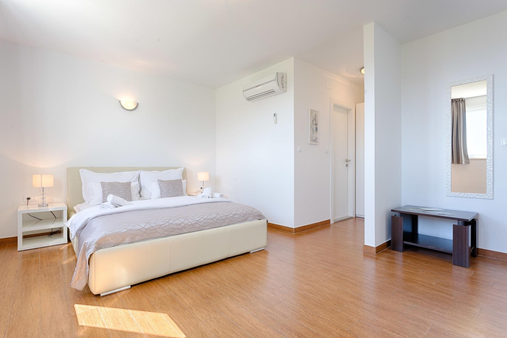 Adriatic Queen Rooms & Apartments Split Bagian luar foto